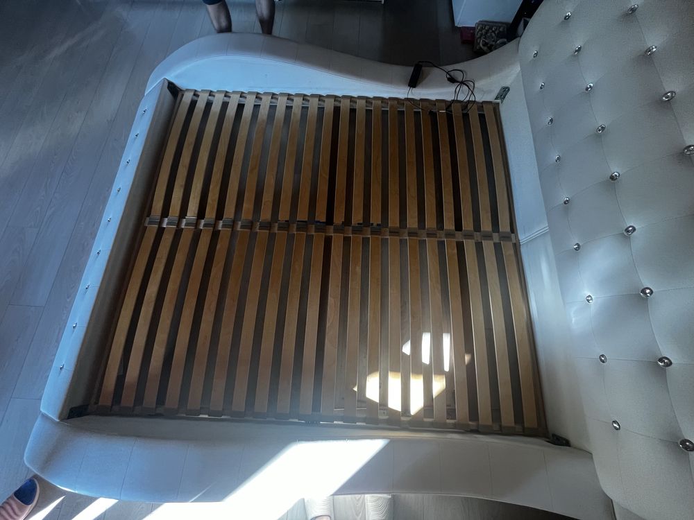 Łóżko 180x200 beżowa ekoskóra podświetlenie led