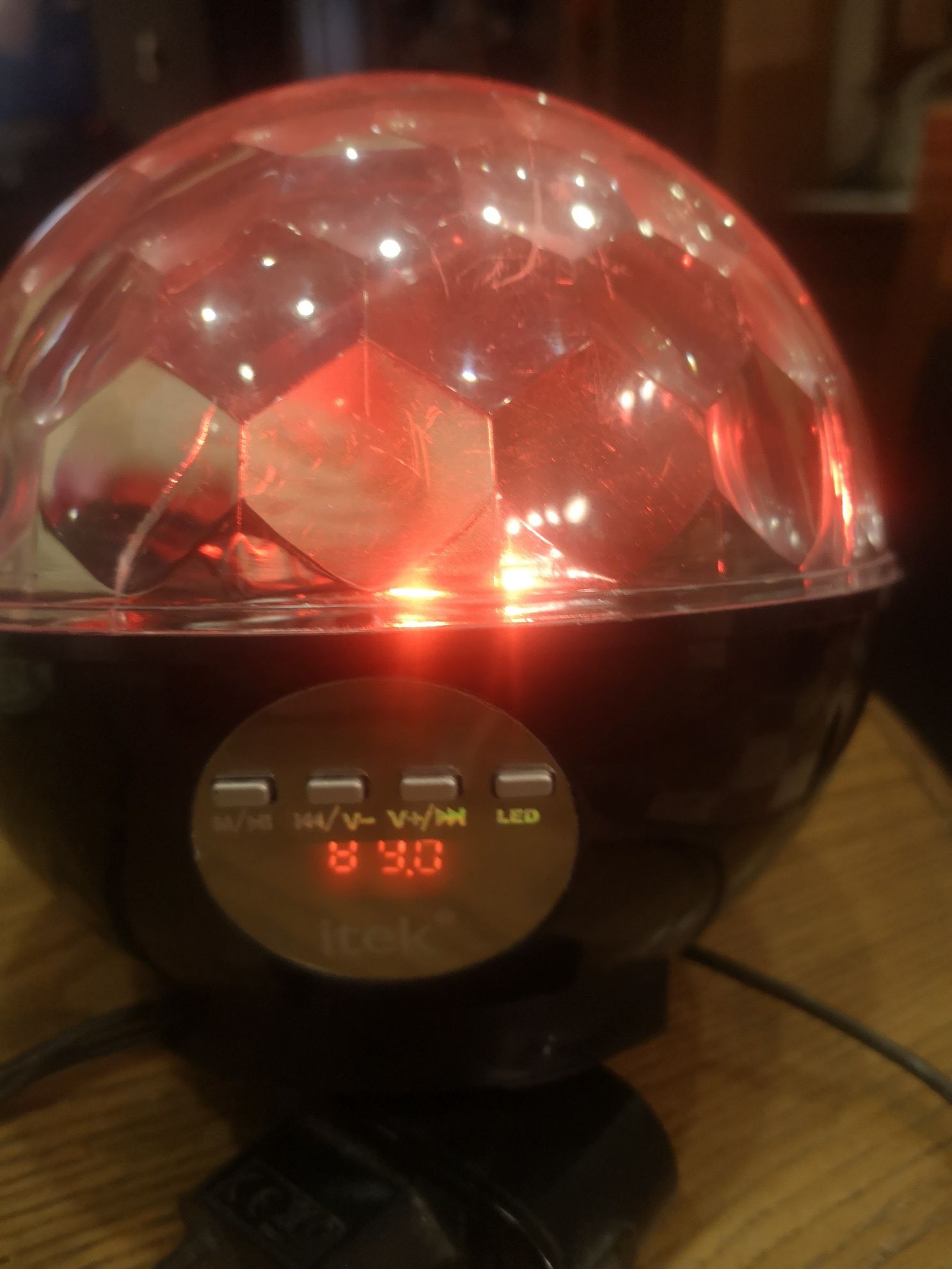 Okazja. Radio z efektem świetlnym. Z blutufem. Zasilanie sieciowe