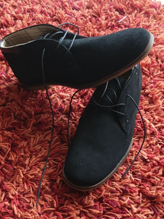 Bota preta marca Essentiel