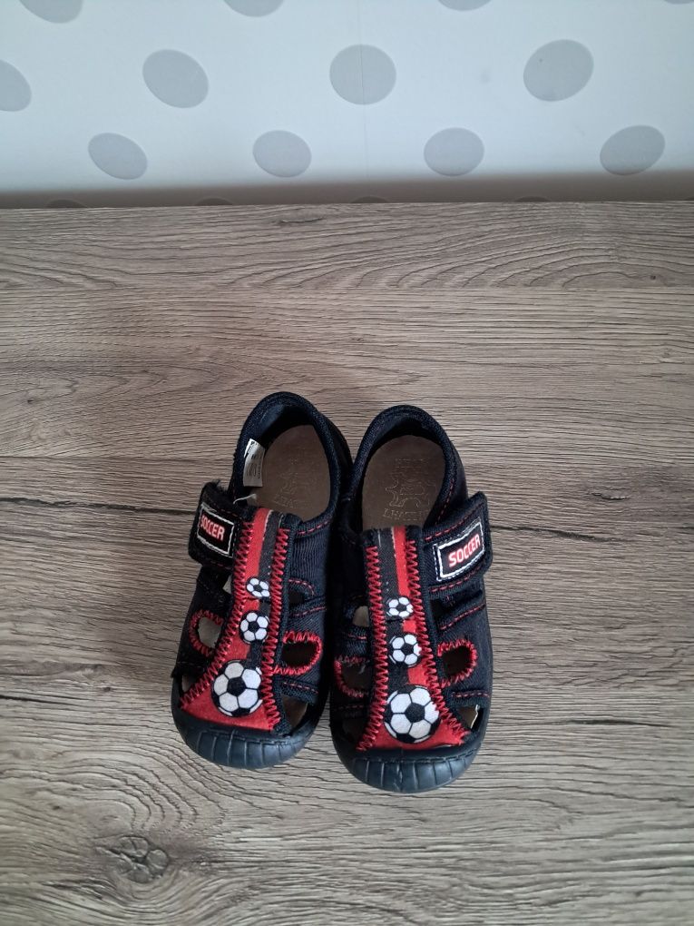 kapcie M&D roz. 24
