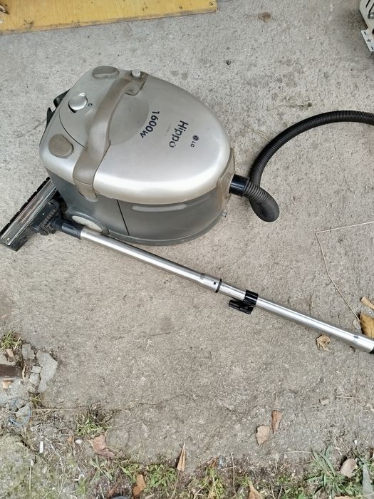 Продам пылесос рабочий