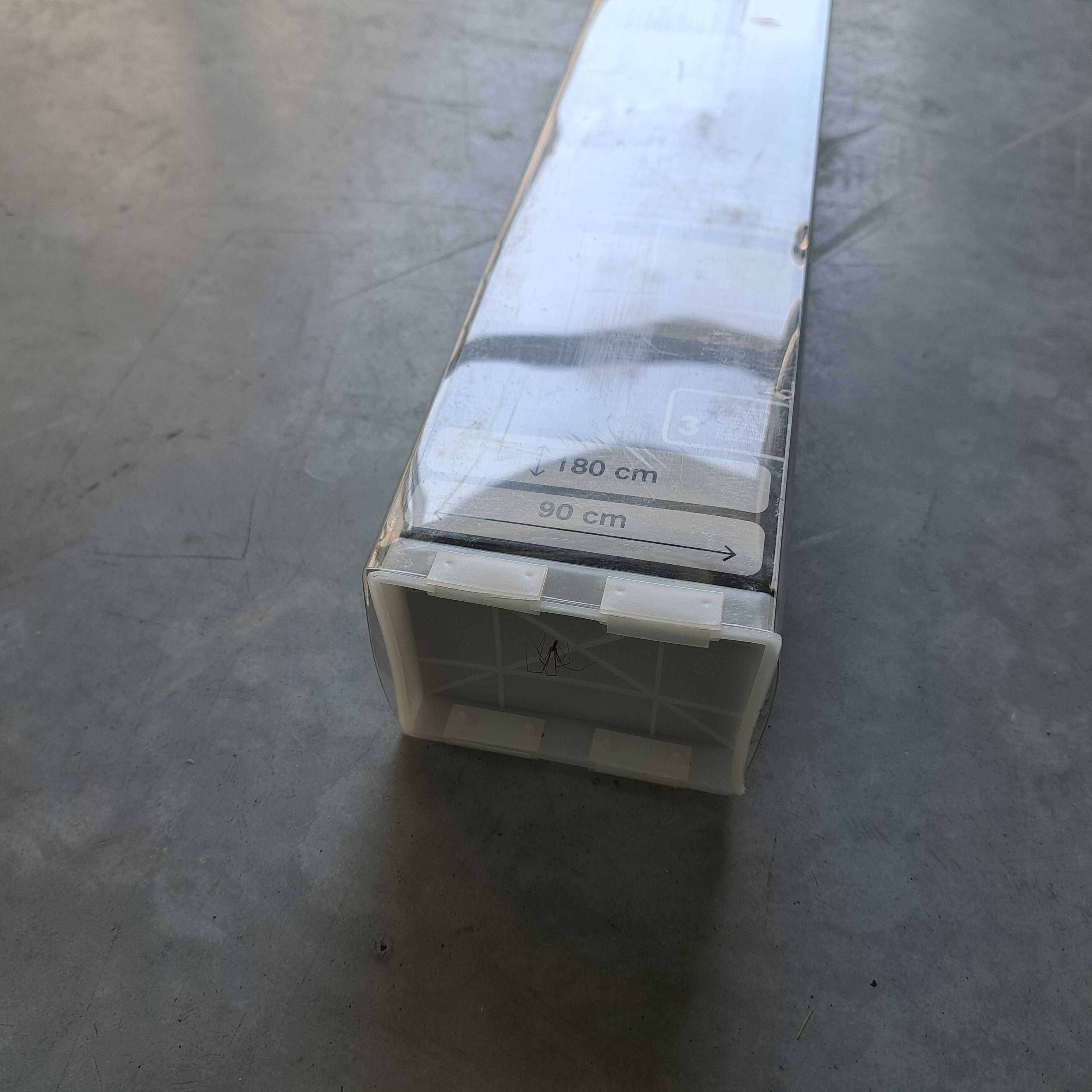 Żaluzja wenecka drewniana 90x180 cm.