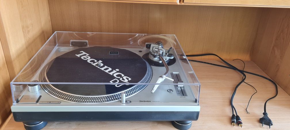 Gramofon Technics SL 1200 MK5
