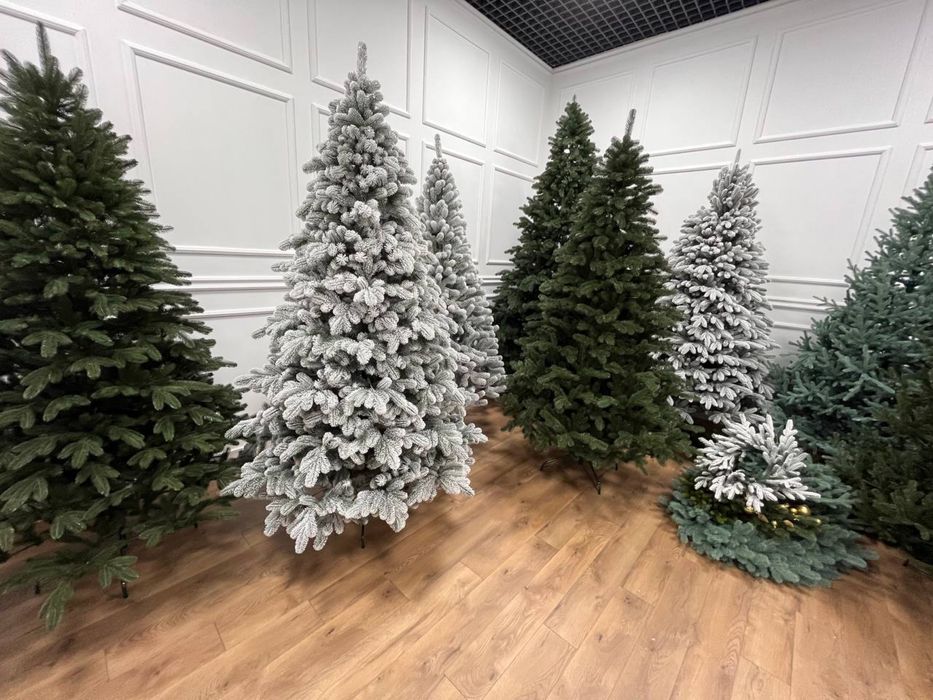 Ялинка штучна лита