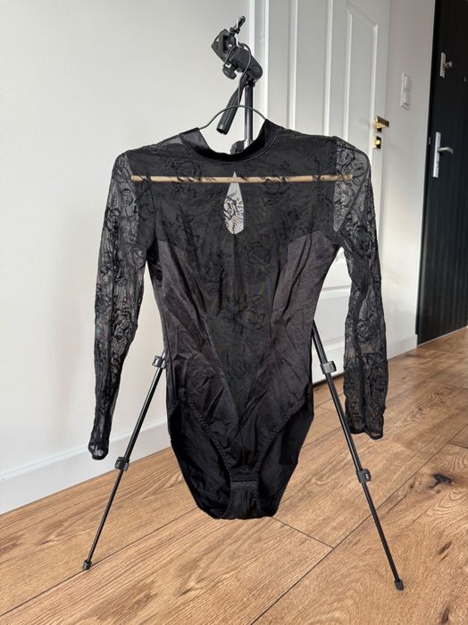 Koronkowe body z wycieciami elastyczne premium