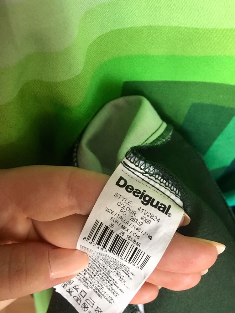 Desigual- soczyście zielona sukienka na lato.