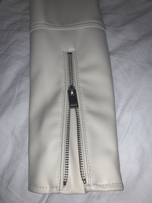 Байкерская куртка из экокожи. Zara косуха