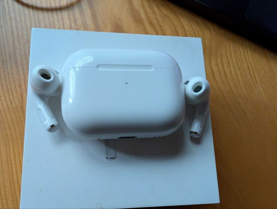 Apple AirPods Pro 2nd generation with MagSafe Charging Case USB‑C