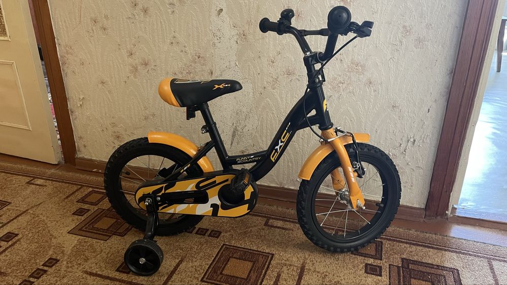 Велосипед дитячий, колеса 14 дюймів (приблизно на вік 4-5 років)