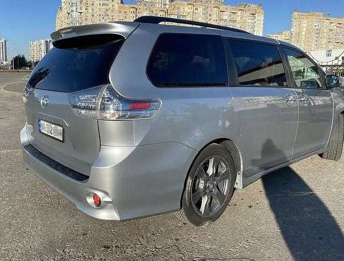 Toyota Sienna 2019