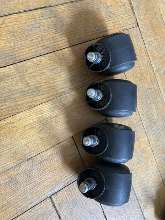 Kolka do fotela obrotowego uzywane czarne sprawne nóżki