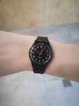 Zegarek swatch gent czarny  złote indeksy