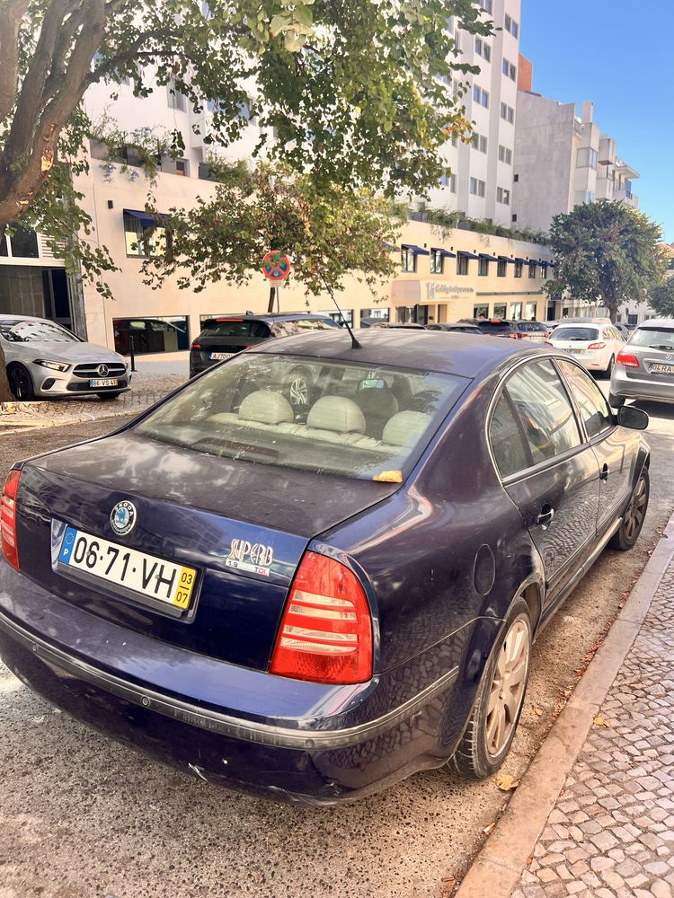 Skoda superb 2003 com apenas 160 mil km