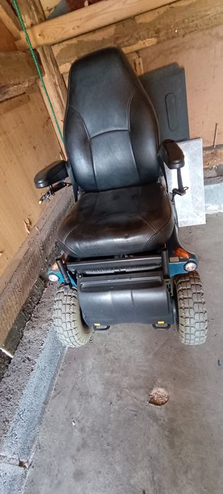 Wózek inwalidzki elektryczny