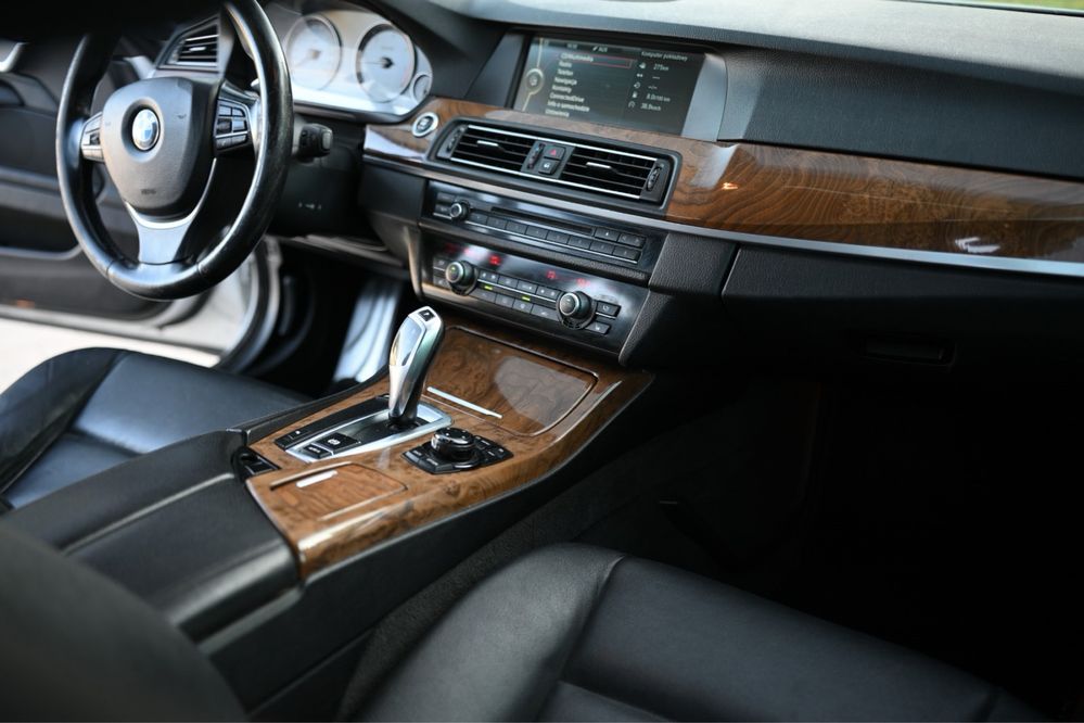 Bmw f10 3.0 2010 kamera cofania,podgrzewane fotele,bluetooth 334 konie