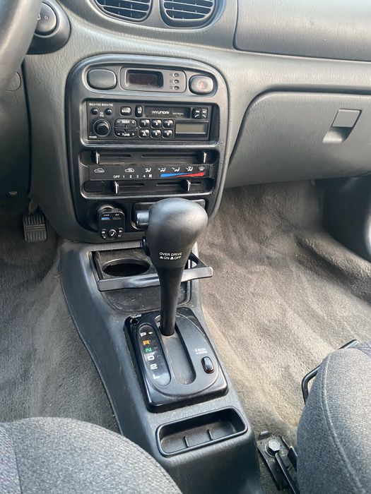 Hyundai Accent 1.3 Caixa AUTOMÁTICA