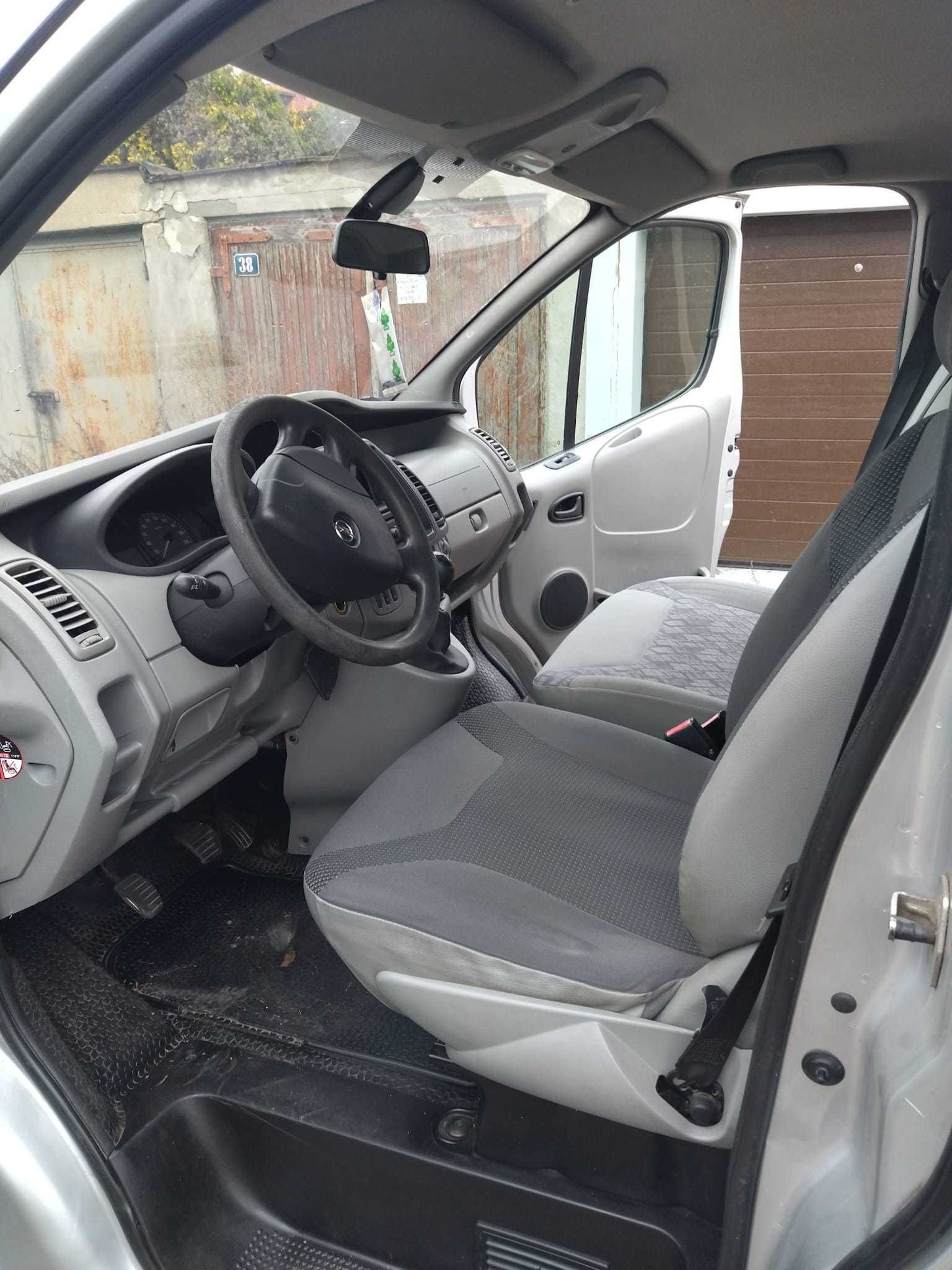 Opel Vivaro 1.9 CDTI 9 miejsc