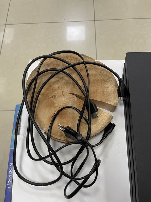 sony PS Pro 1tb/ Sony PS Pro4/ стан новоі/диск в подарунок