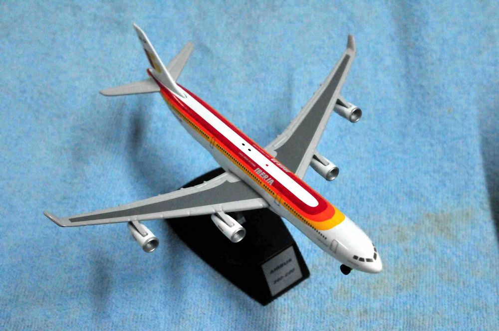 Metal - Airbus 340-200 Iberia
