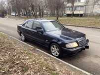 Mercedes-Benz c200