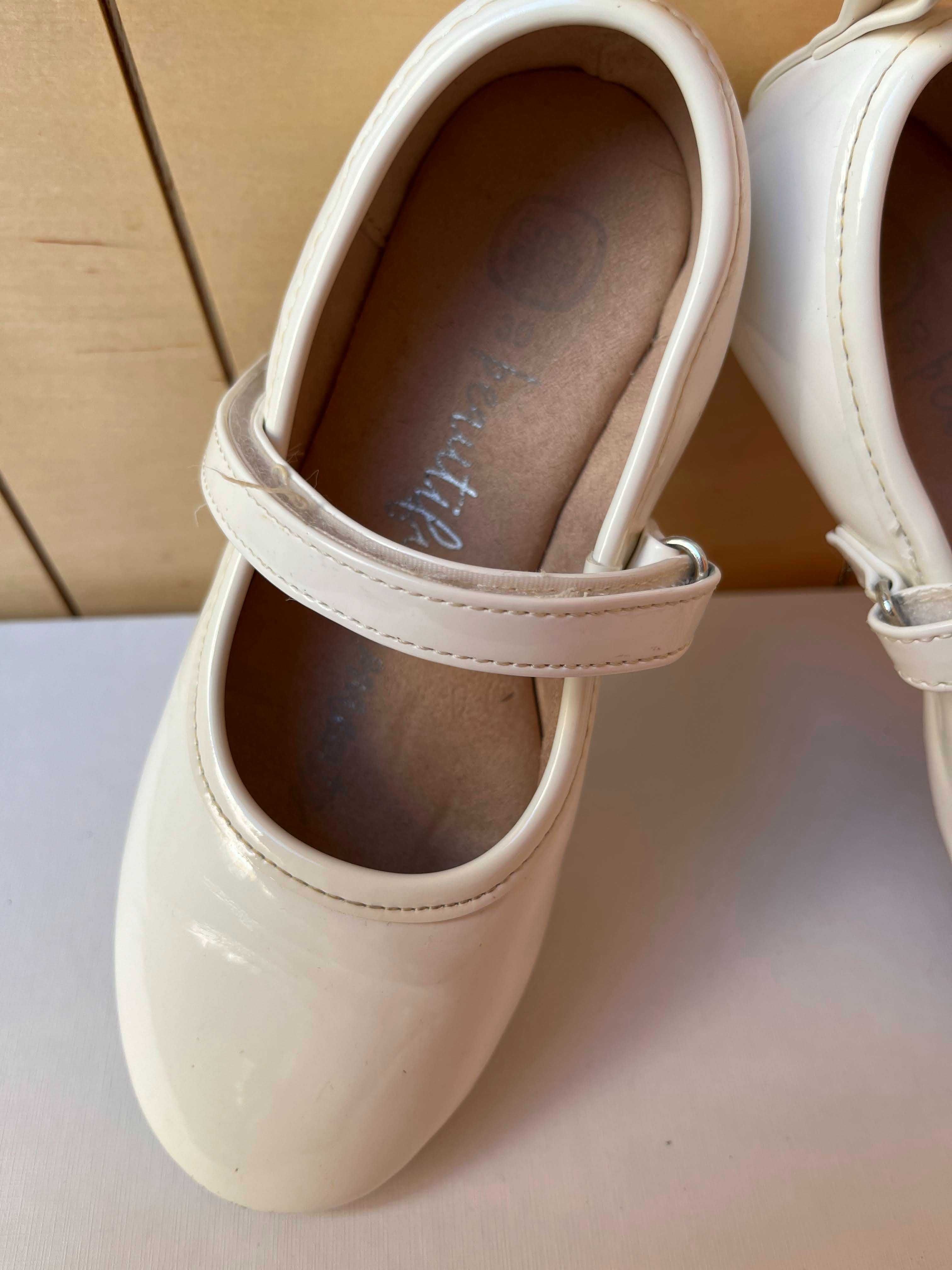 Balerinki dziewczęce, buty na komunię, buciki do sukienki