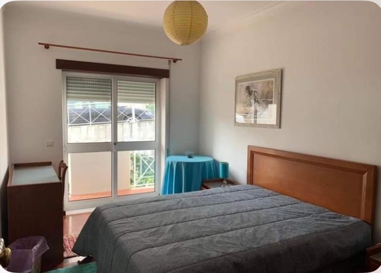 Quarto rapariga- Tóvim ( Coimbra)