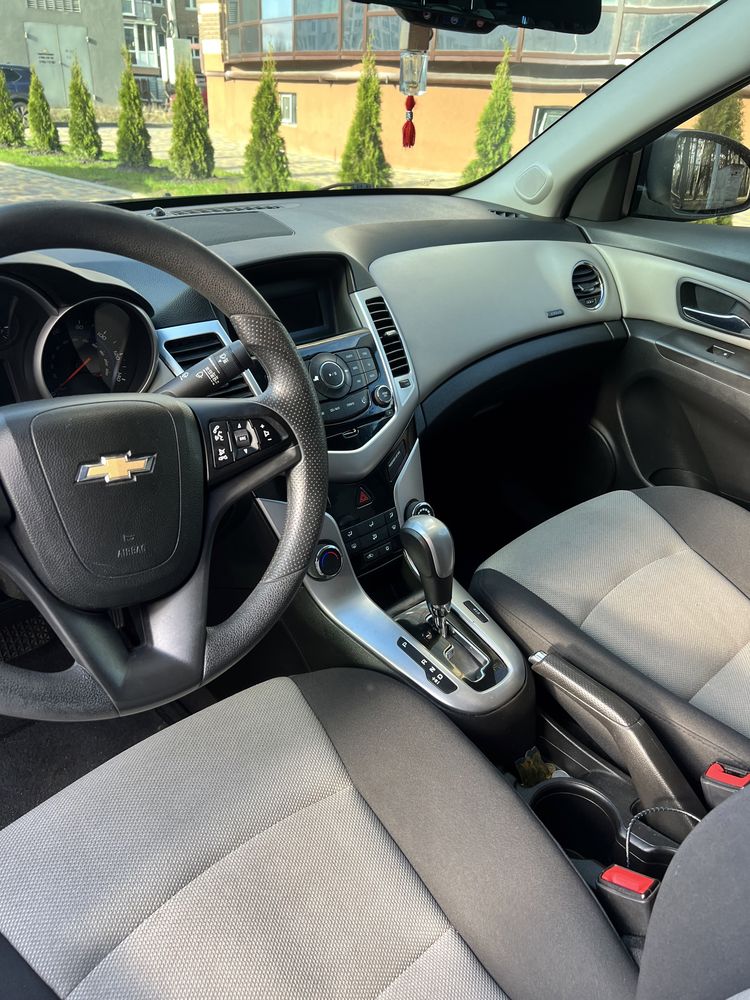 Продається Chevrolet Cruze 2015, автомат, ГБО, Чернігів.