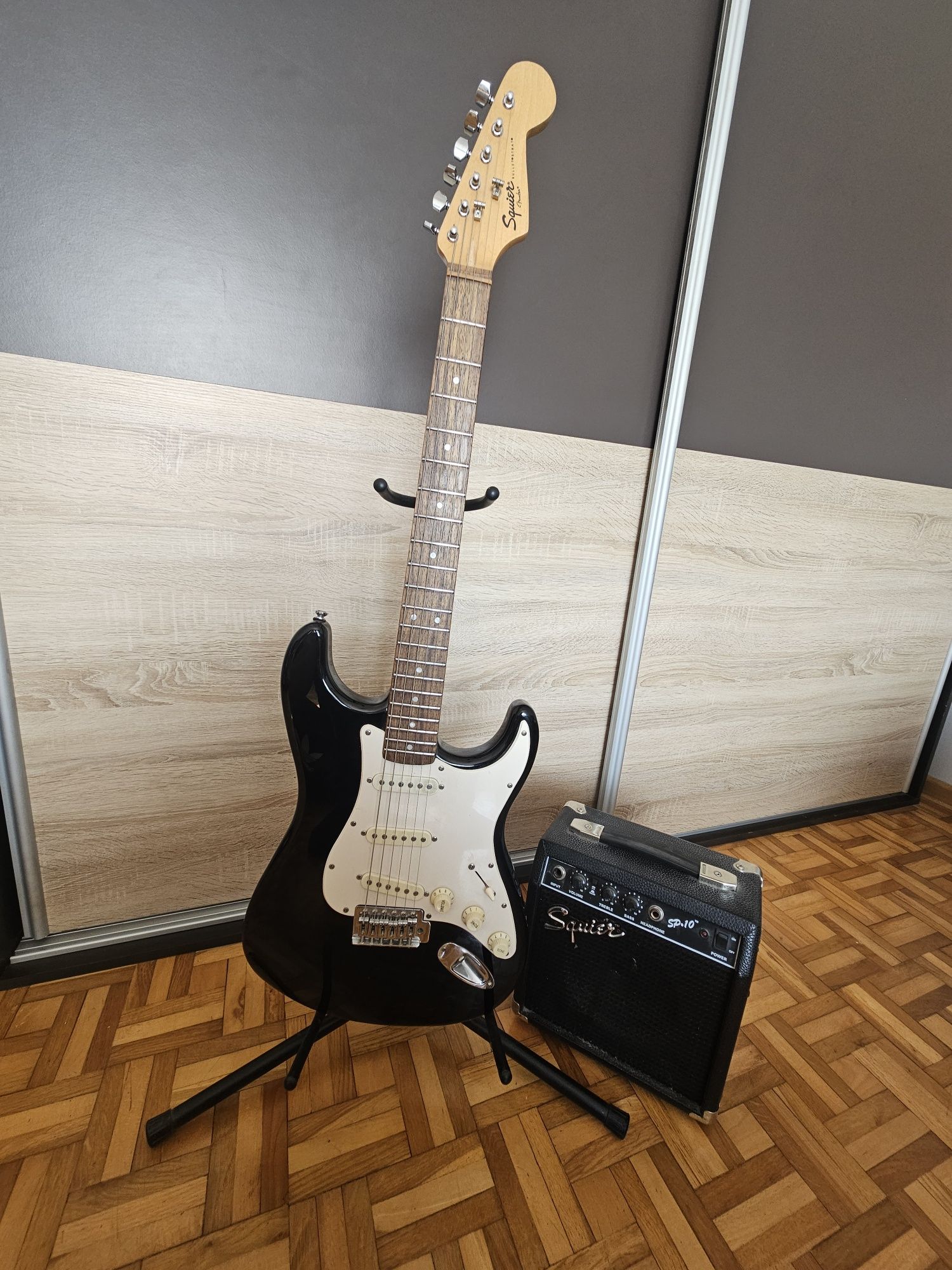 Gitara elektryczna Squier Fender BULLET STRAT