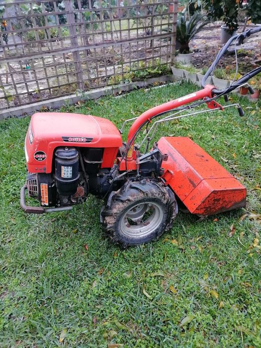 Motocultivador com fresa