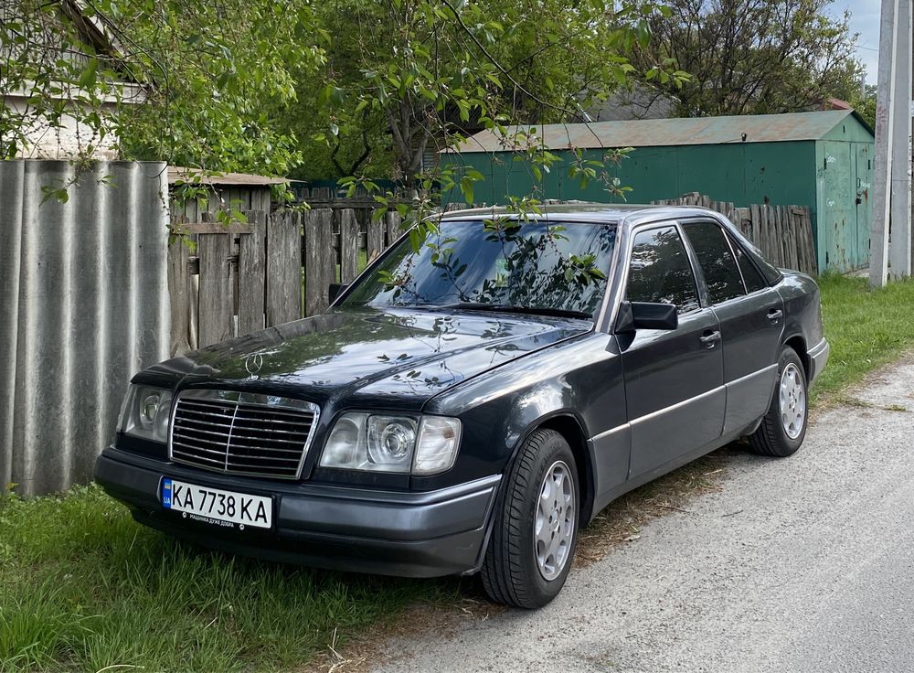 Продам лайнер. Mercedes W124 2.0 мех.