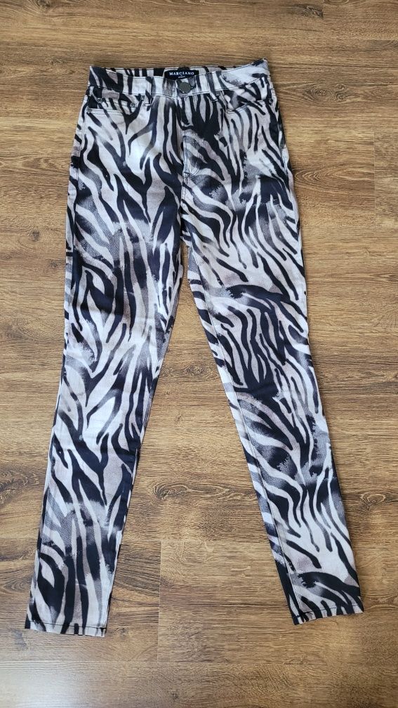 Spodnie damskie skinny wzorzyste zebra Guess S