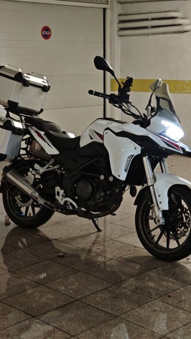 Benelli trk 251 branca