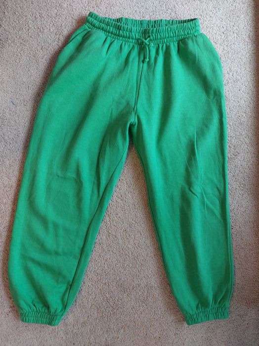 Zielone spodnie dresowe ZARA – rozmiar L