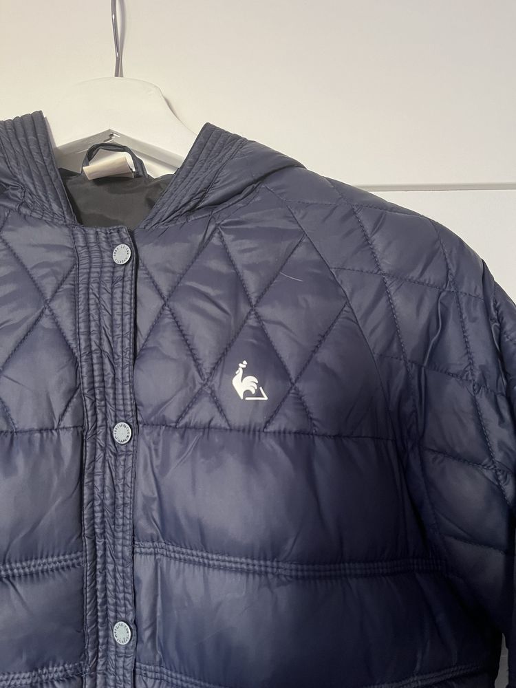 Granatowa pikowana kurtka z kapturem Le Coq Sportif 36 S