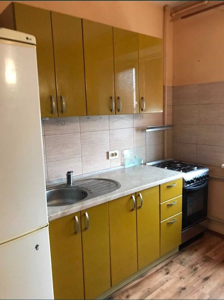 Продаётся 2 ком квартира Правый берег