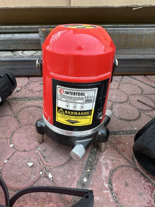 Лазений рівень і штатив комплект