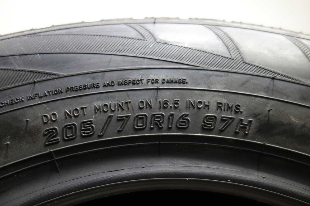 Opony zimowe 205/70/16 - FALKEN Euro Winter HS449