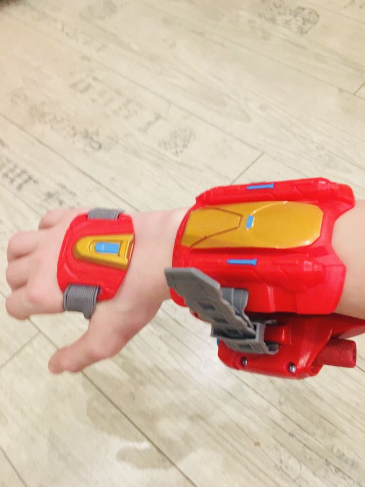 Продам Nerf Avengers Iron Man, оригінал Hasbro