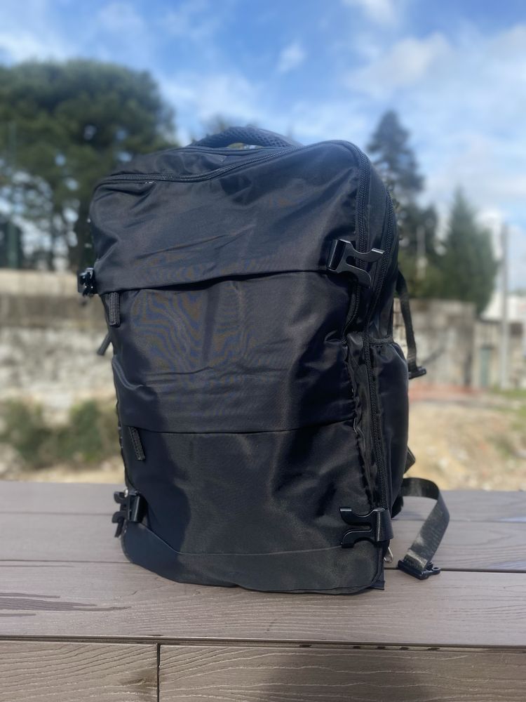 Mochila de Viagem Nova