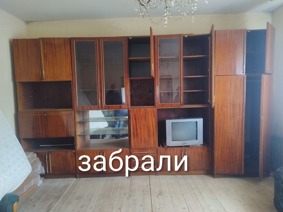 Безкоштовно віддам старі меблі