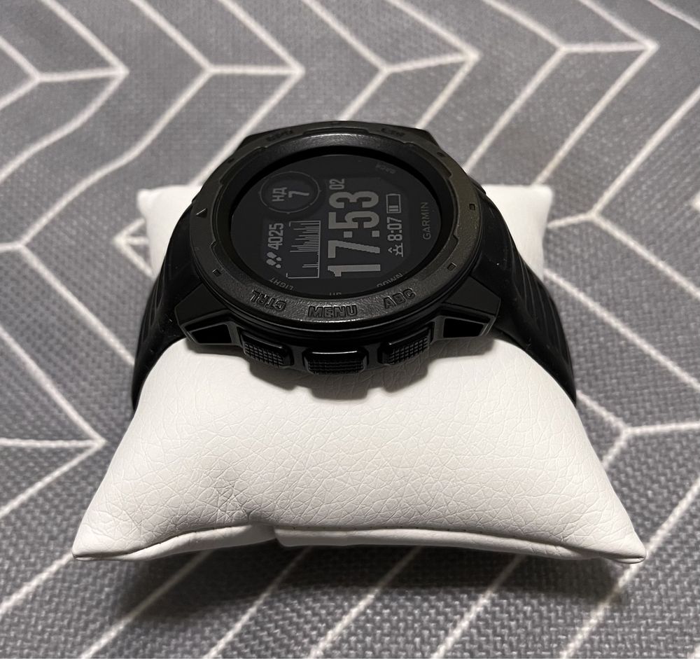 Смарт-годинник Garmin Instinct Graphite