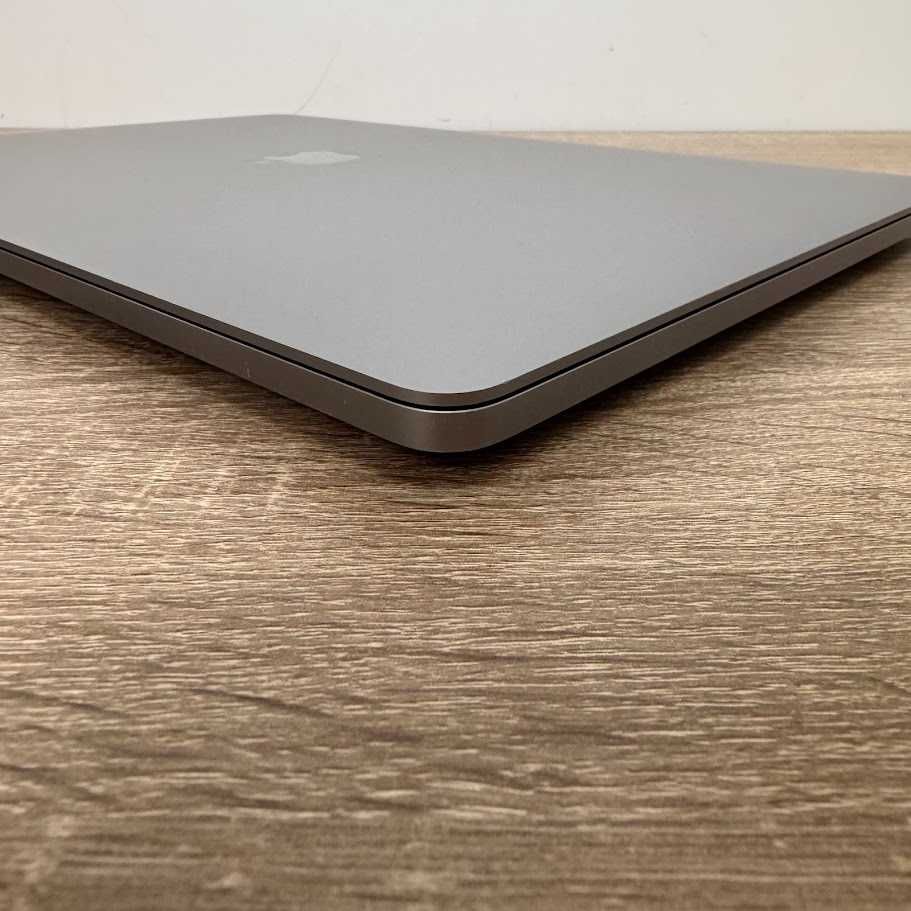 MacBook Pro 16" i7 / 16Gb DDR4 / SSD 512Gb / Radeon 5300m (код: M0634)