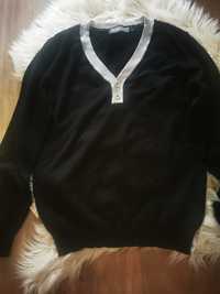 Męski swetr czarny rozmiar S dekolt w serek