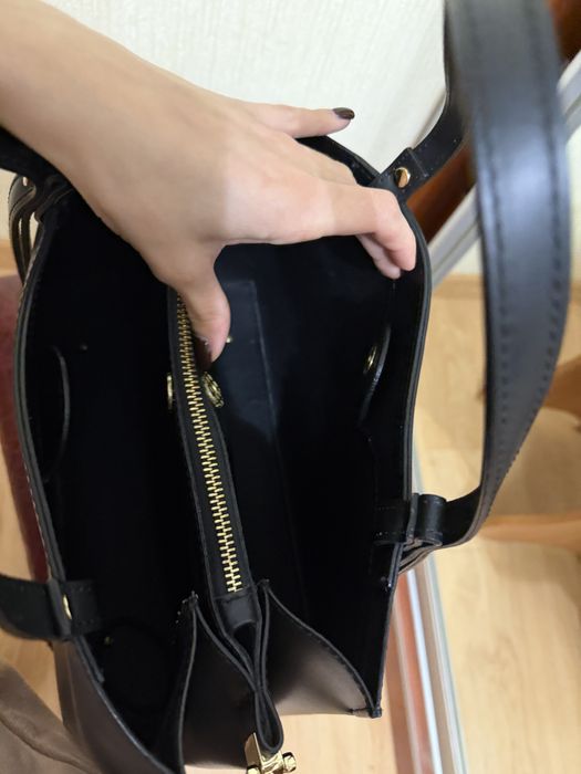 Сумка жіноча класична, чорна