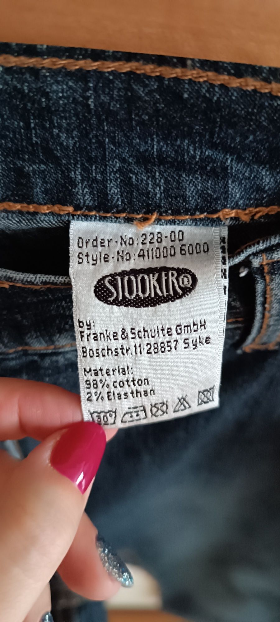 Nowe, wygodne spodnie dżinsowe Stooker 44