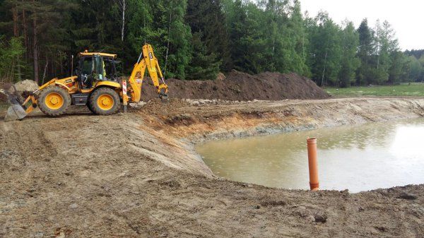 usługi koparko ładowarką - koparka obrotowa - młot wyburzeniowy