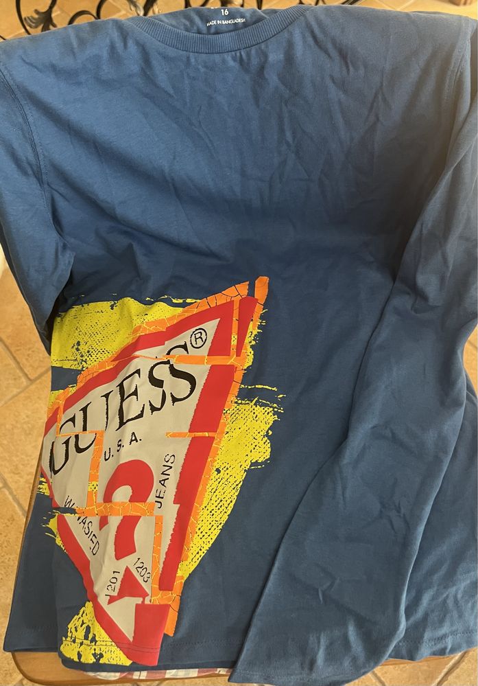 Tshirt GUESS jova 16 anos c etiqueta
