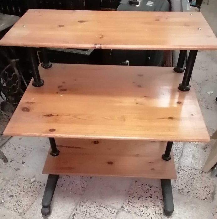 Secretária escolar / escritório em madeira robusta