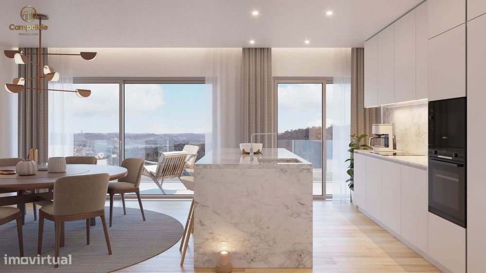 Apartamento T4 c/ Varandas e Parqueamentos em Campolide | Lisboa