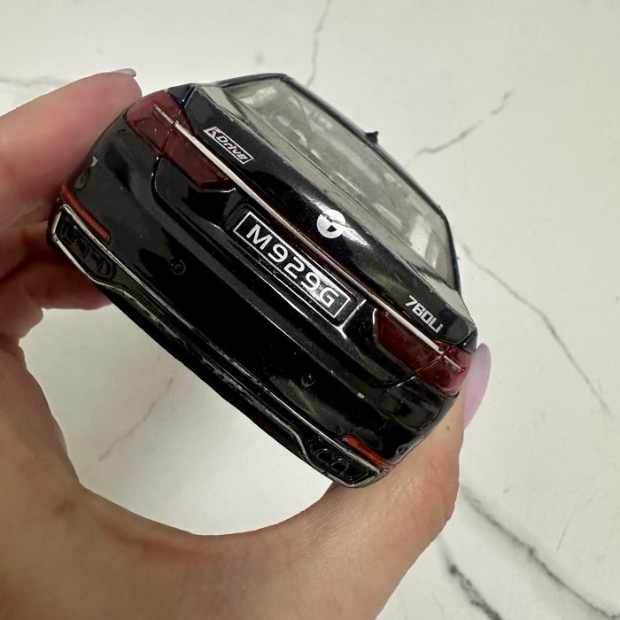 Машинка BMW чорна